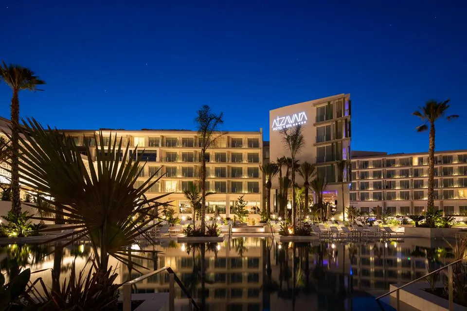 Van Girona Airport naar Hotel Atzavara